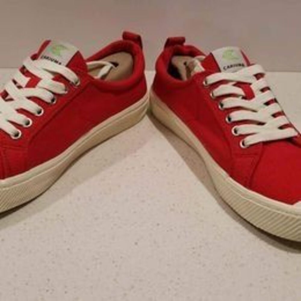 Skate shoes. Unisex. Cariuma OCA Low Canvas Red sneakers. Size 9M/10.5W.